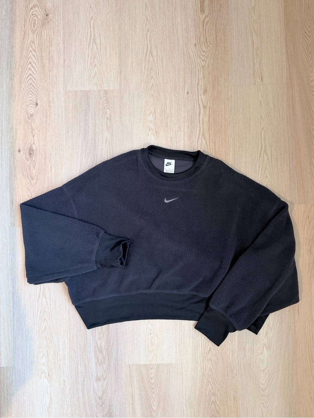 Nike Women’s Oversized Black Fleece Cropped Crewneck Sweatshirt